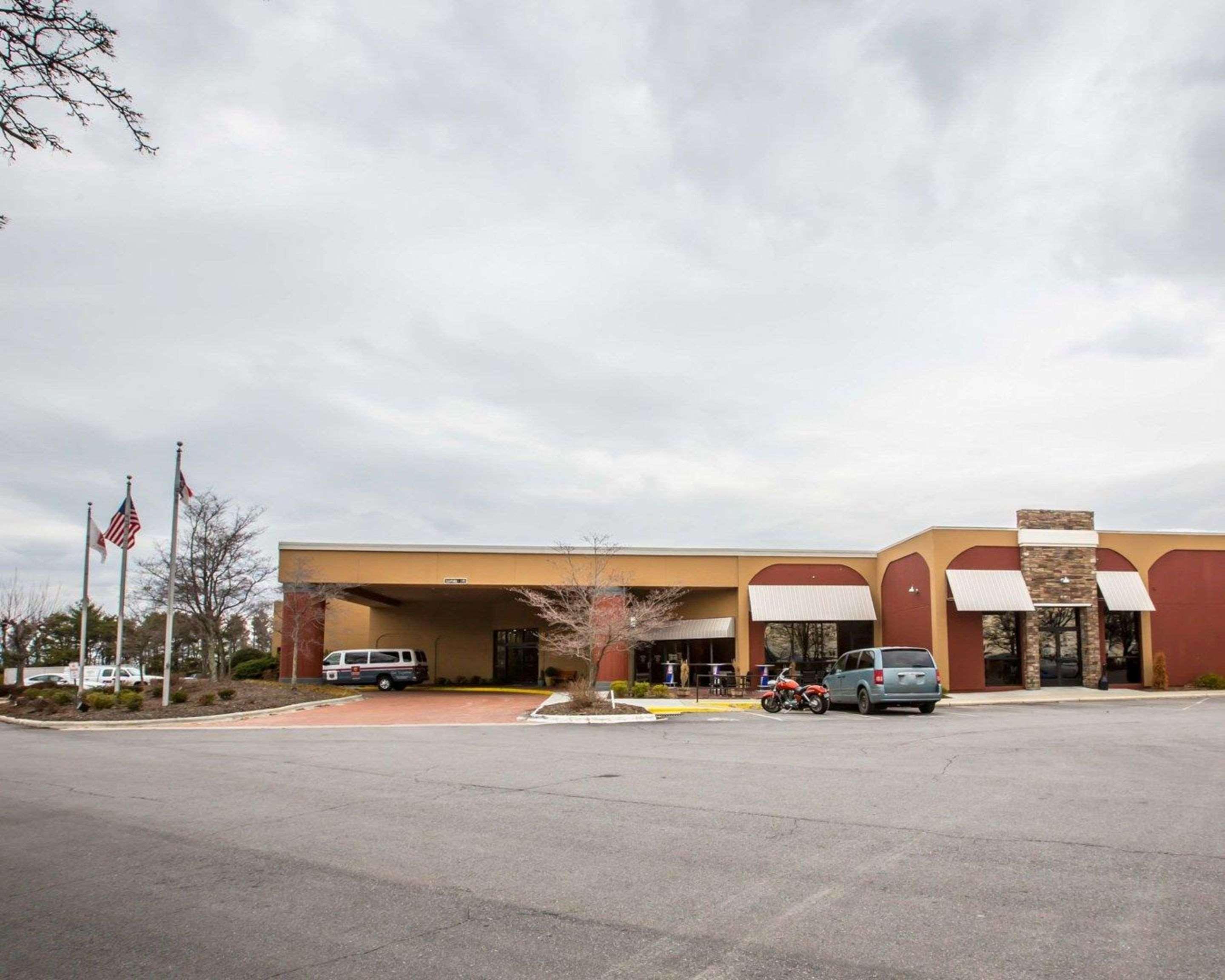 Clarion Inn Asheville Airport Fletcher Exterior foto