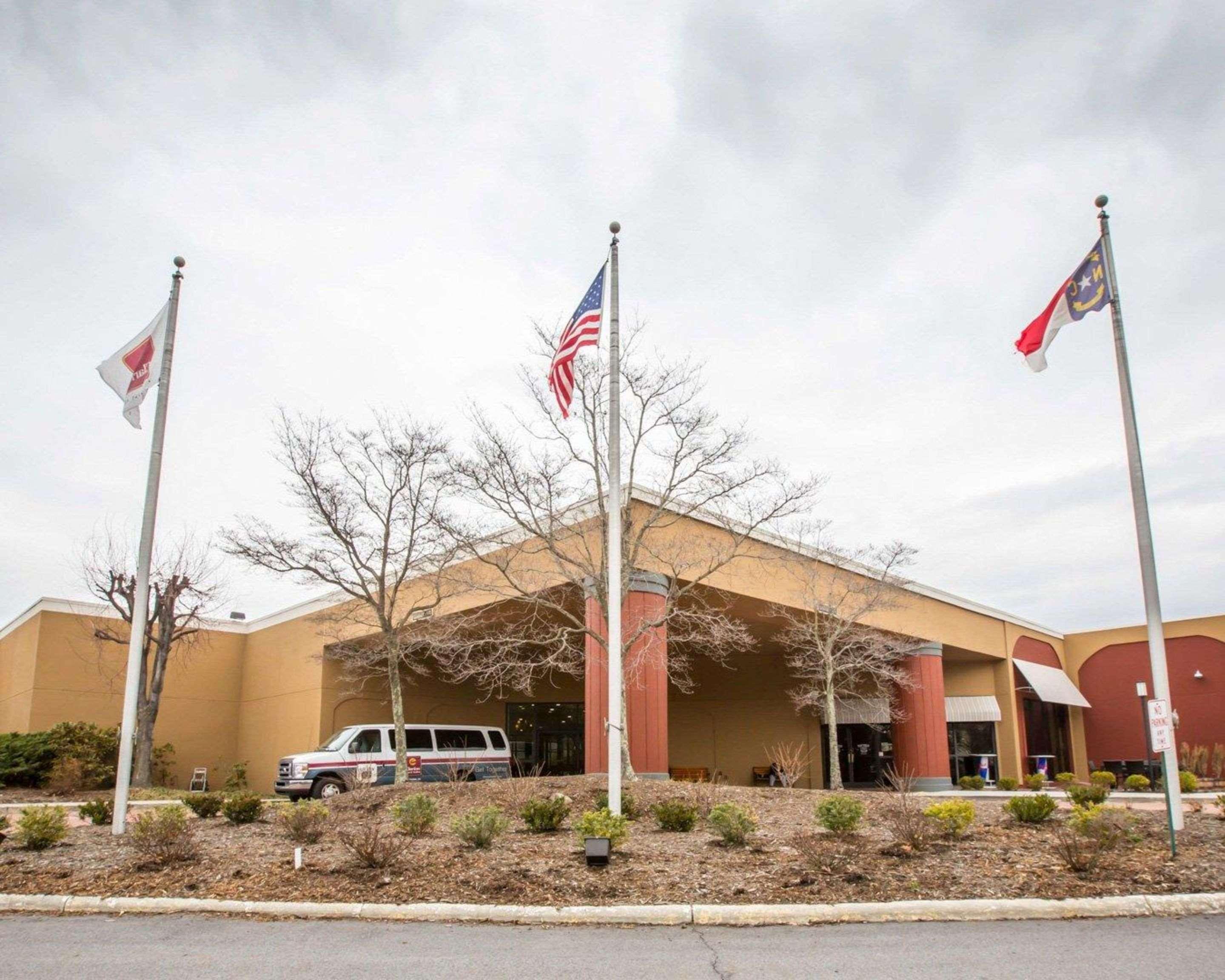 Clarion Inn Asheville Airport Fletcher Exterior foto