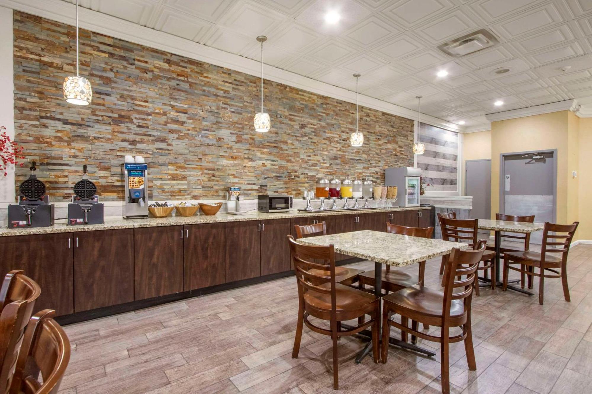 Clarion Inn Asheville Airport Fletcher Exterior foto
