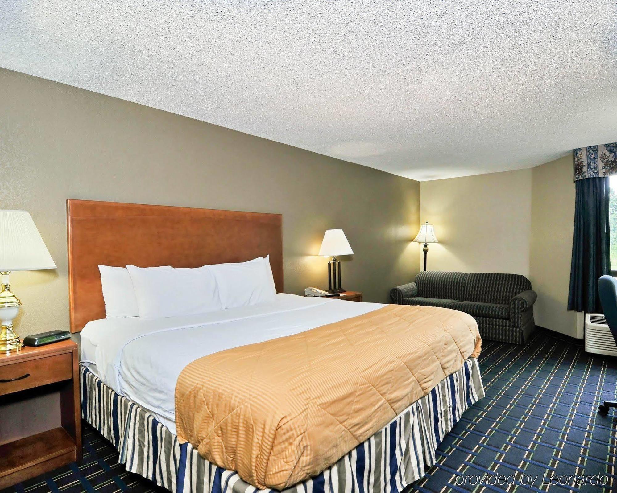 Clarion Inn Asheville Airport Fletcher Exterior foto